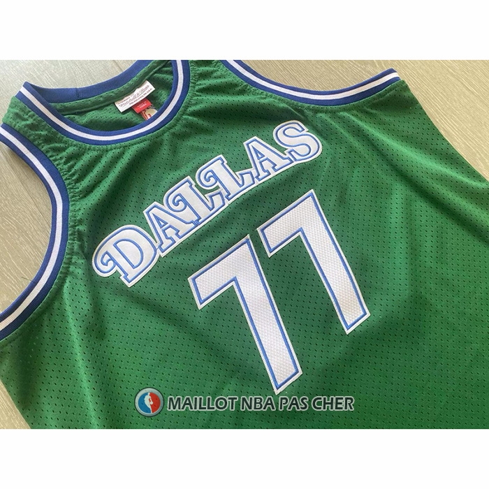 Maillot Dallas Mavericks Luka Doncic NO 77 Mitchell & Ness 2018-19 Vert
